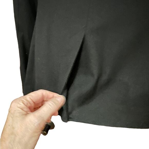 Banana Republic Women's 4 Petite Classic Black Two Button Blazer - Picture 4 of 6